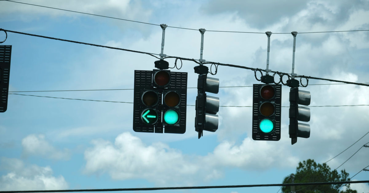 Intersection Etiquette: What to Do When Traffic Lights Go Out